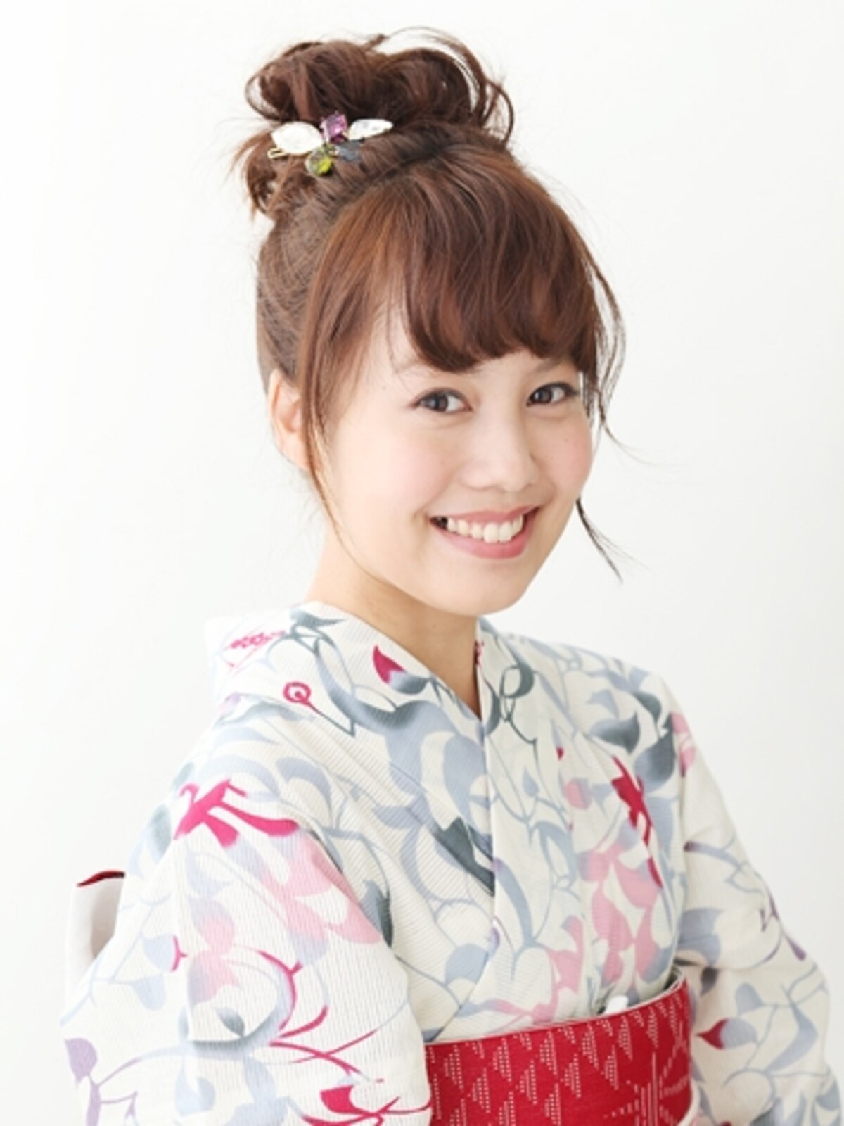 浴衣ミディアムヘアでお団子！手ぐしでできちゃう簡単ヘアアレンジ