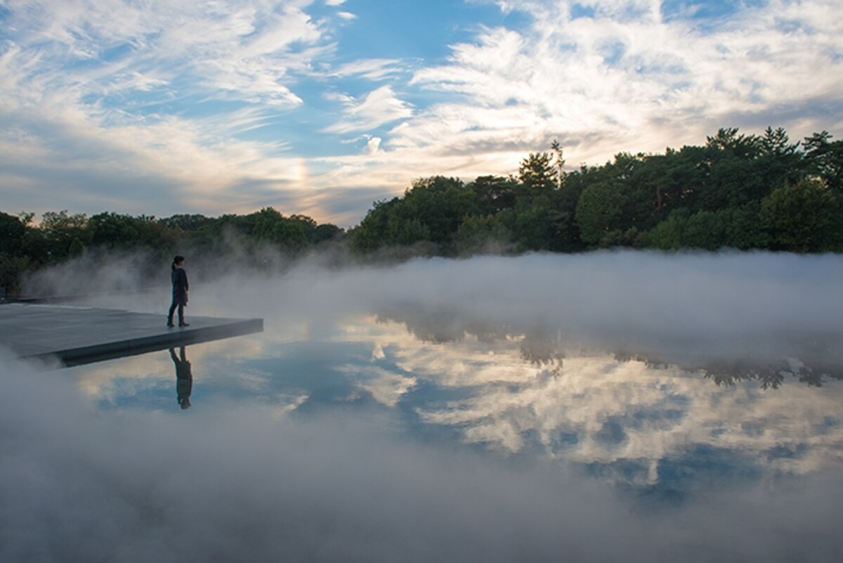 中谷 芙二子（Fujiko Nakaya）  〈参考作品〉  《Fog Sculpture #47636 “風の記憶”》2013  豊田市美術館での展示風景　  Photo: 谷川寛