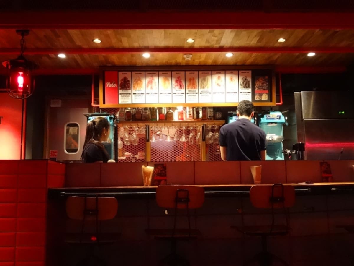 「yelo」の店内