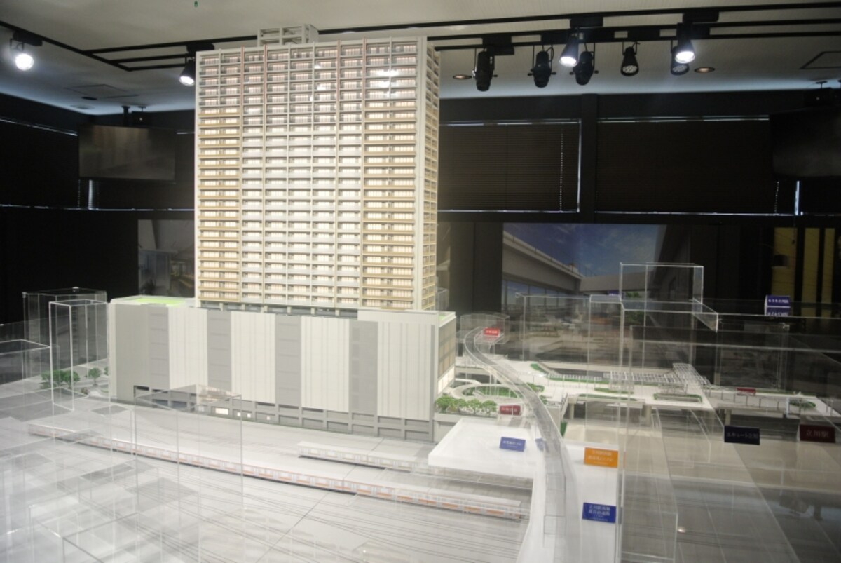 『プラウドタワー立川』の完成予想模型。