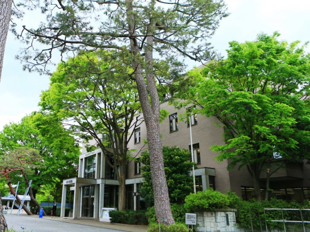 成城大学（※現地より約860m/徒歩11分）