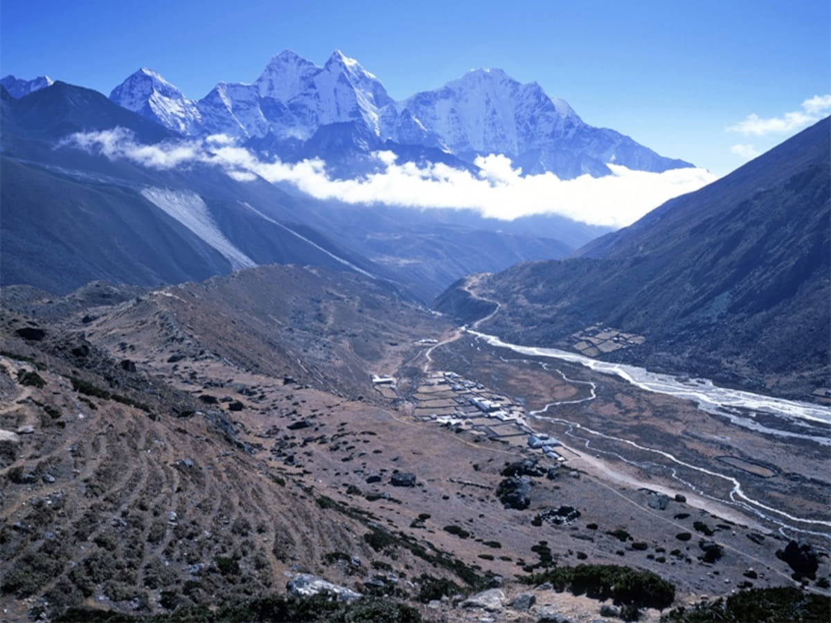 ヒマラヤトレッキング　ジョムソン以北は荒涼とした山岳地帯