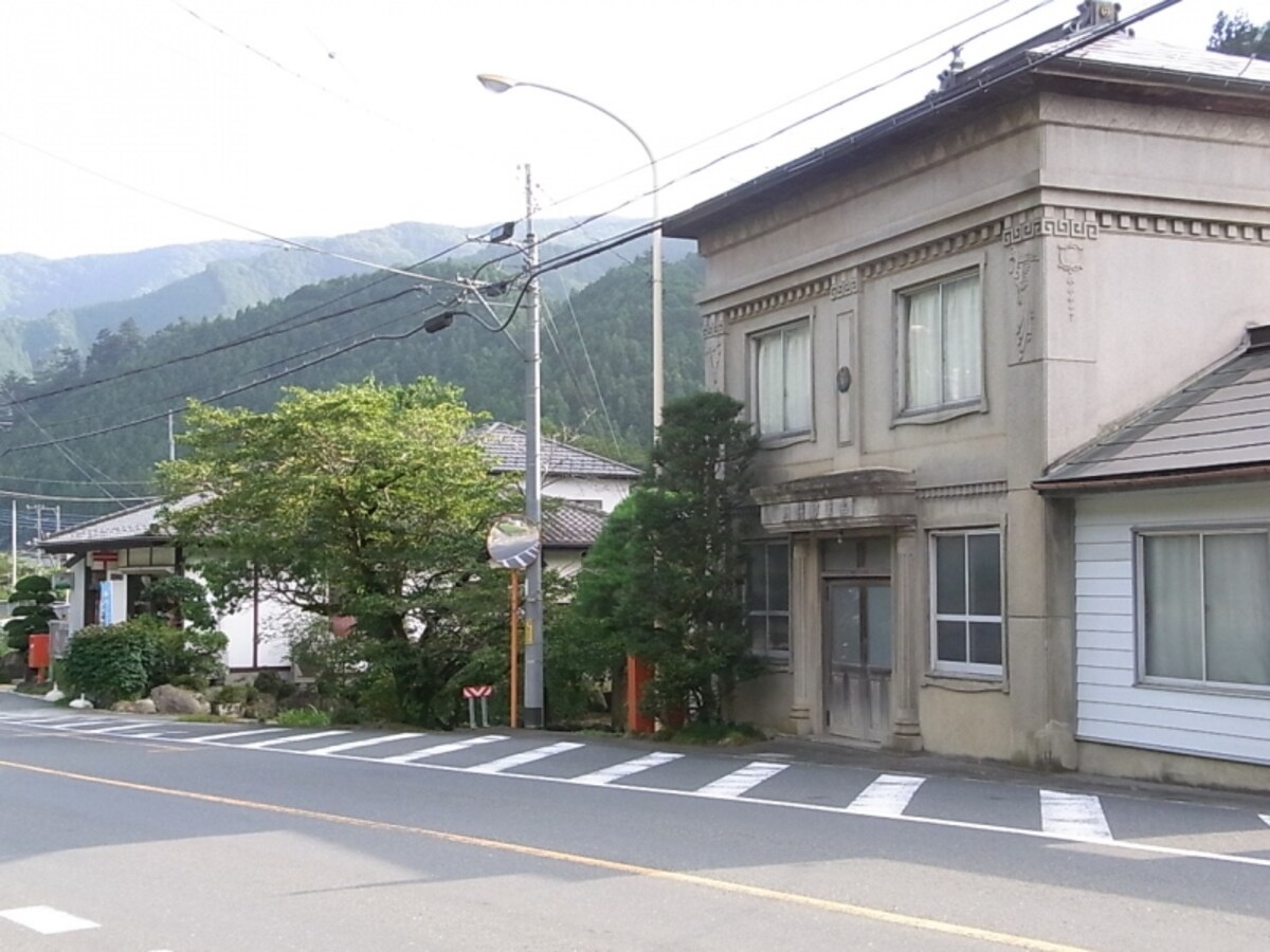 埼玉・名栗郵便局の新旧局舎