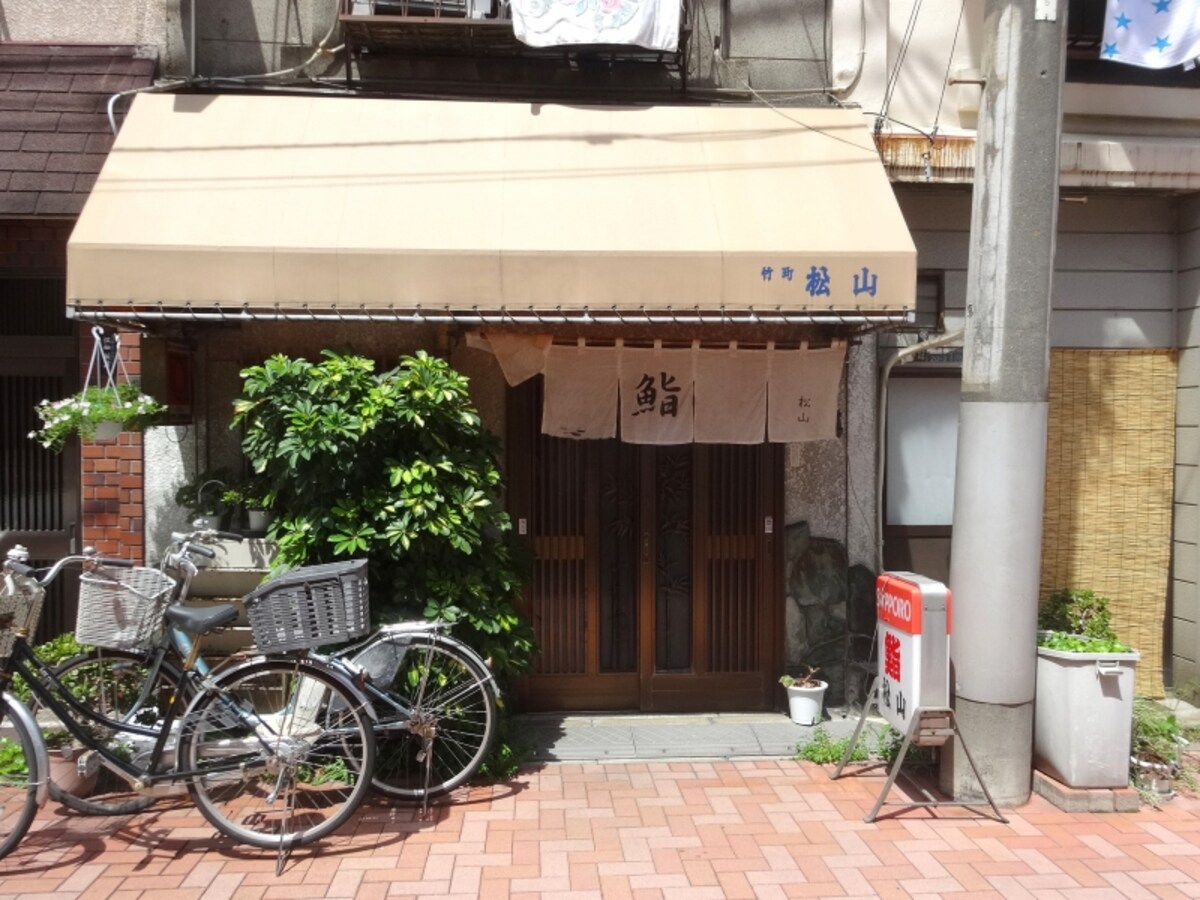 いい感じの店構えだ