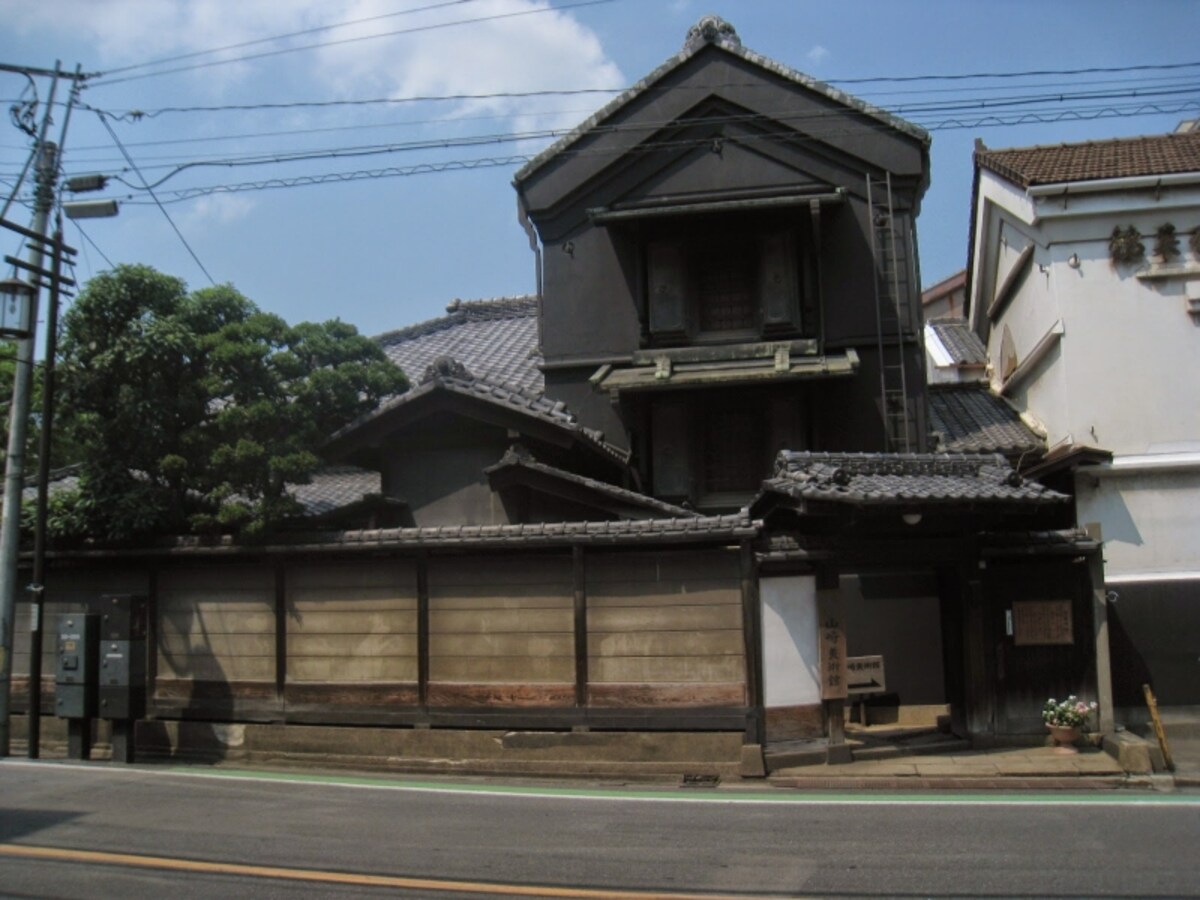 山崎美術館外観。