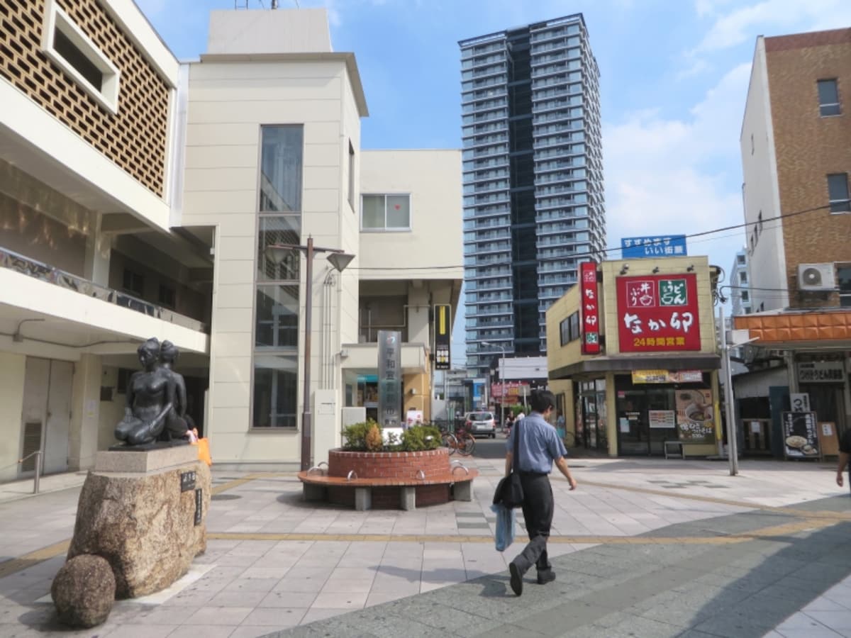 駅前のタワー