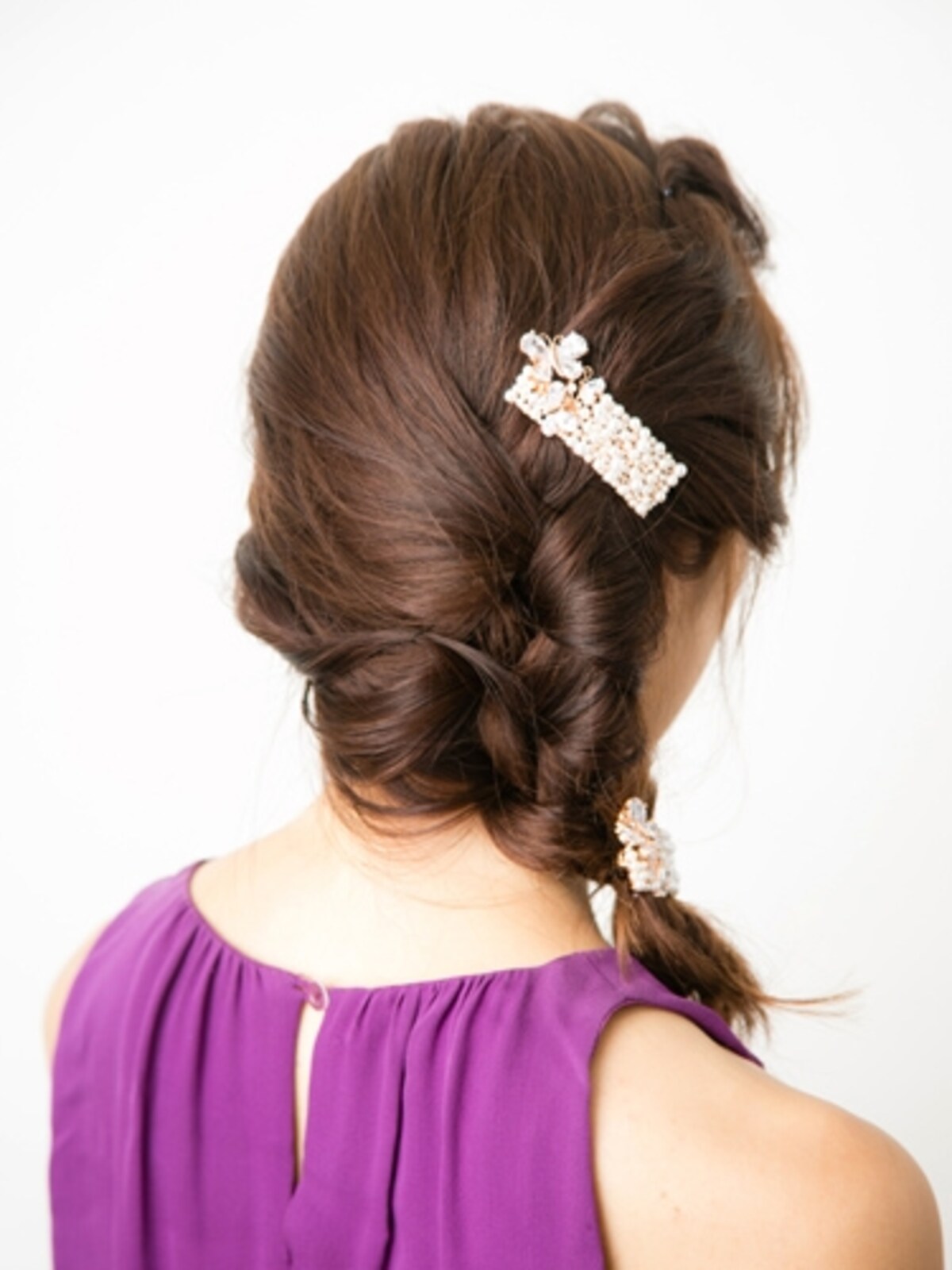 ヘアアクセの2個使いは派手になりすぎないように