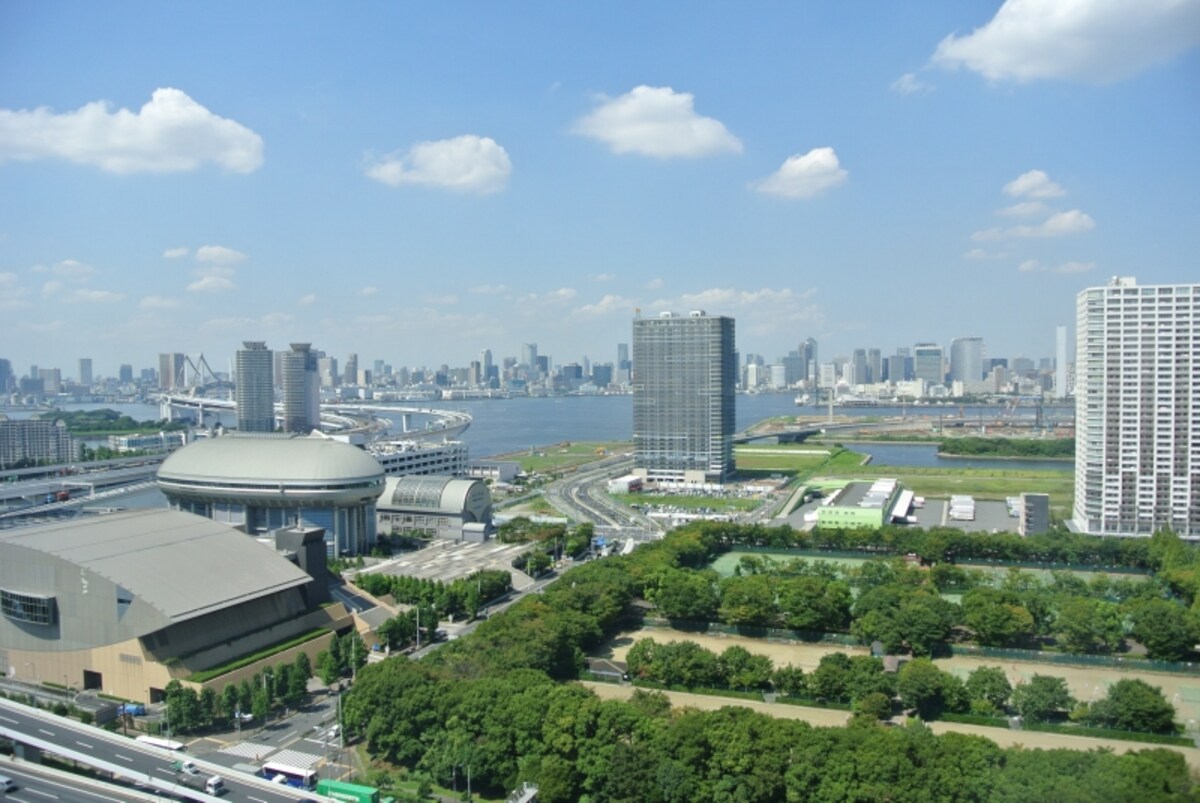 「Brillia 有明 City Tower」の販売センターから建設地を望む