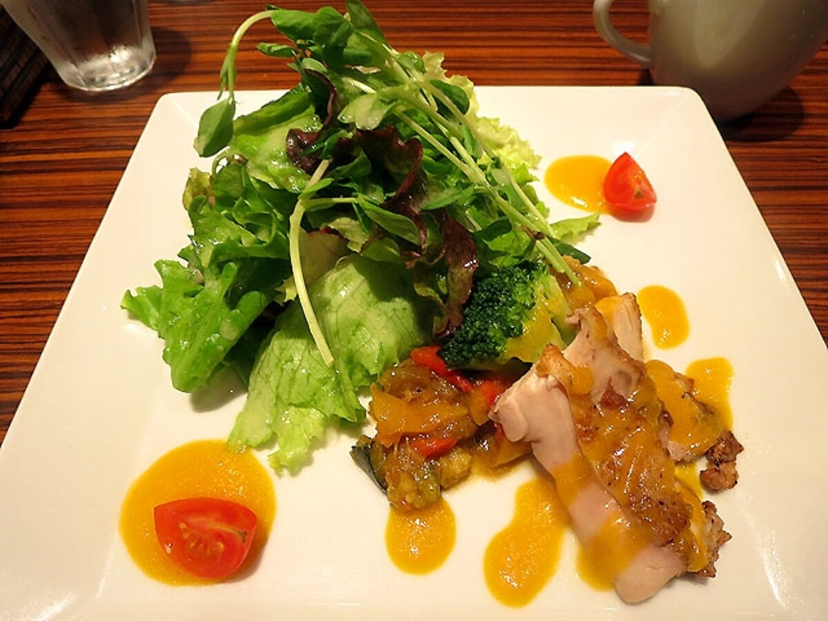メゾンカイザーカフェ 丸の内店 サラダ