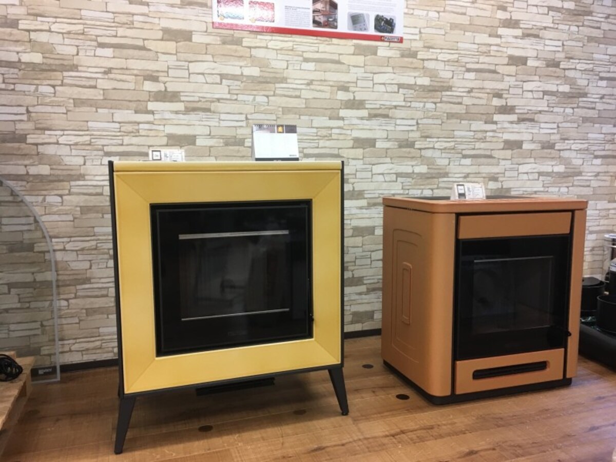 欧米メーカーのペレットストーブはデザイン性に優れ、全館暖房ができるシステムがあるなど機能も進んでいる