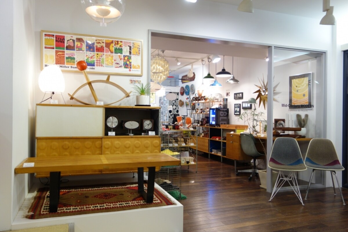 http://www.mid-centurymodern.com/