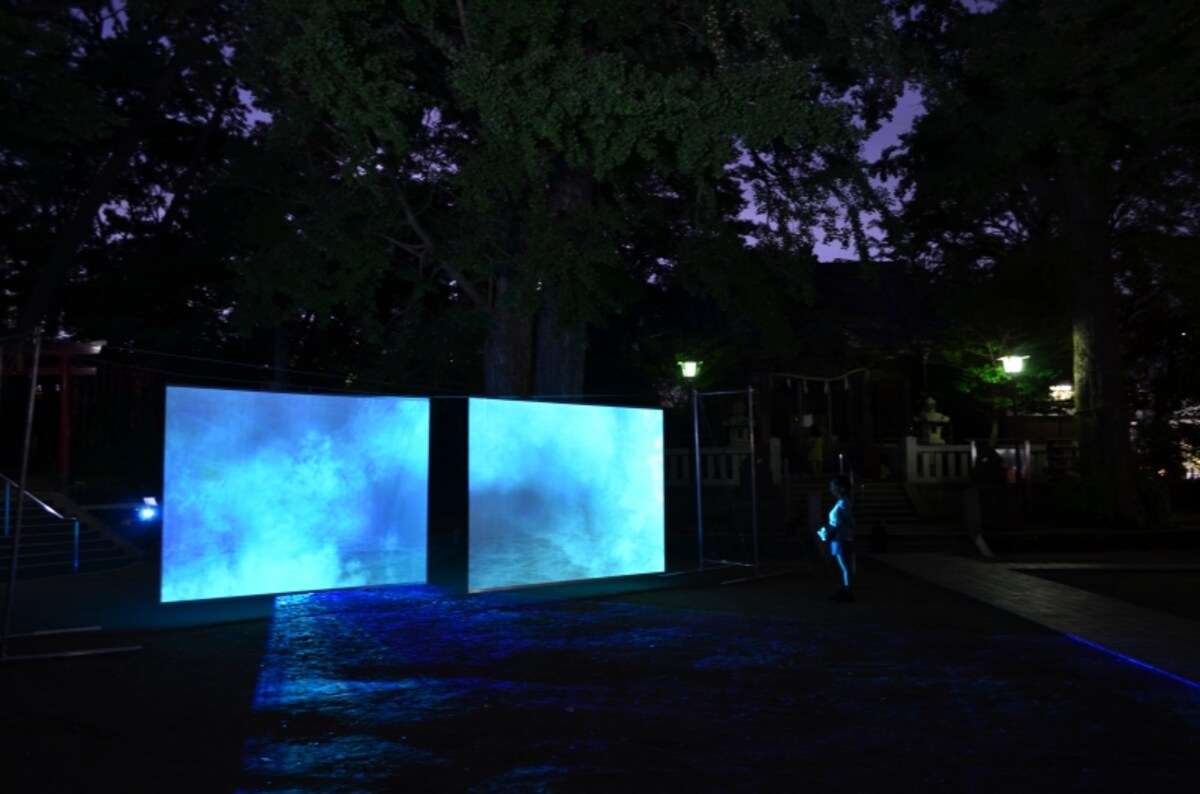 亀岡八幡宮の「Cyan Blue」