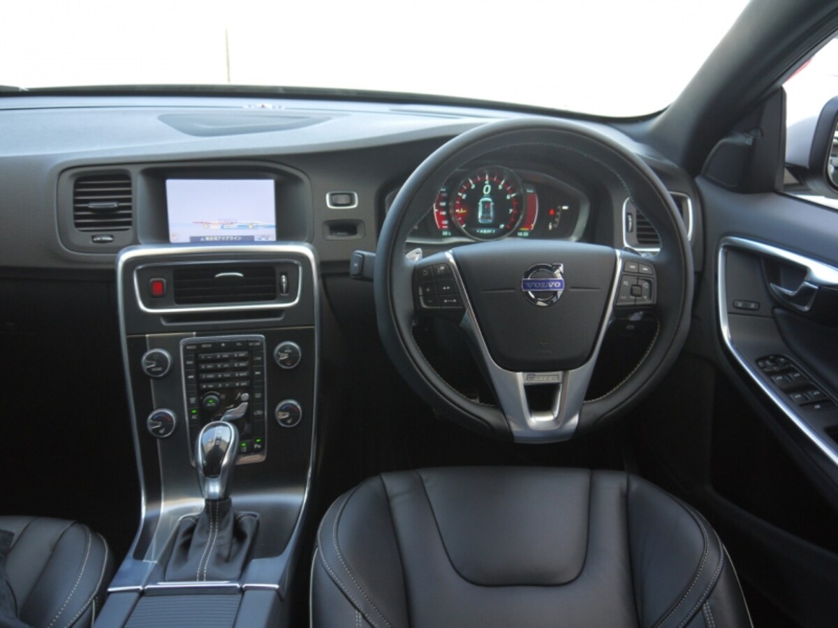 ボルボV60 T4 Rデザイン プラス