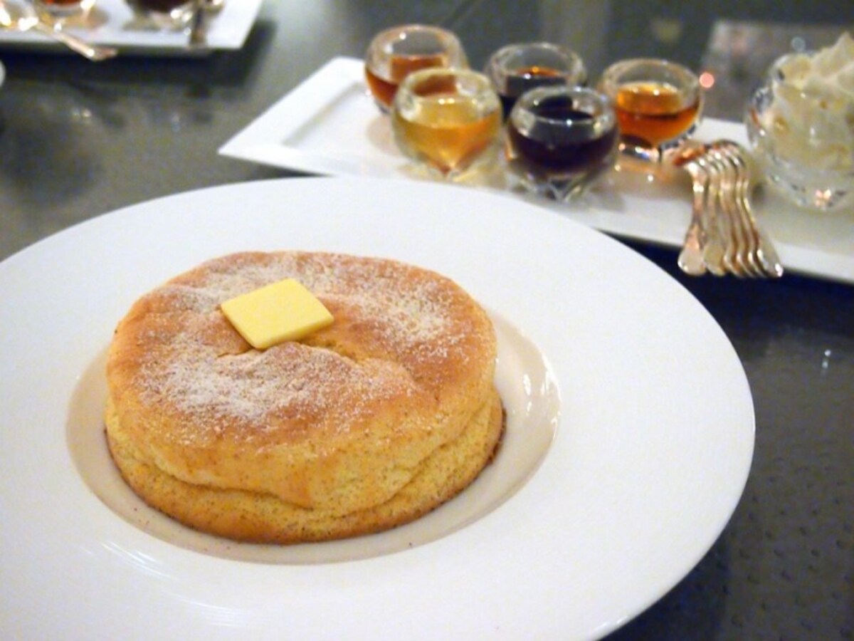 新感覚　和三盆　もちもちスフレパンケーキ　￥1,429