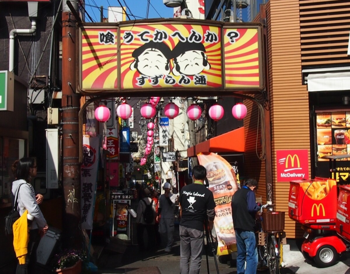 もはやどこの街なのかわからない通り