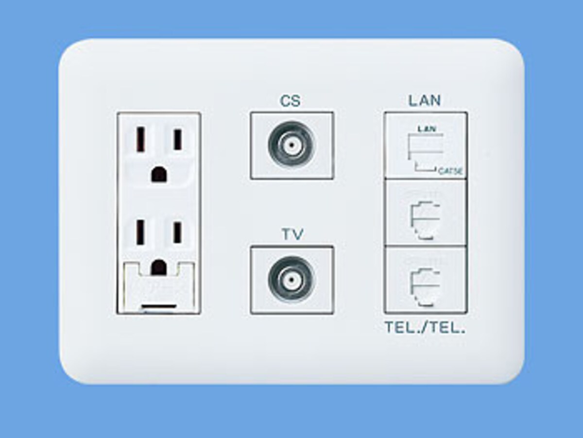  電源、通信、情報がひとつになったマルチメディア用のコンセン。[マルチメディアコンセント　WTF34133WK]