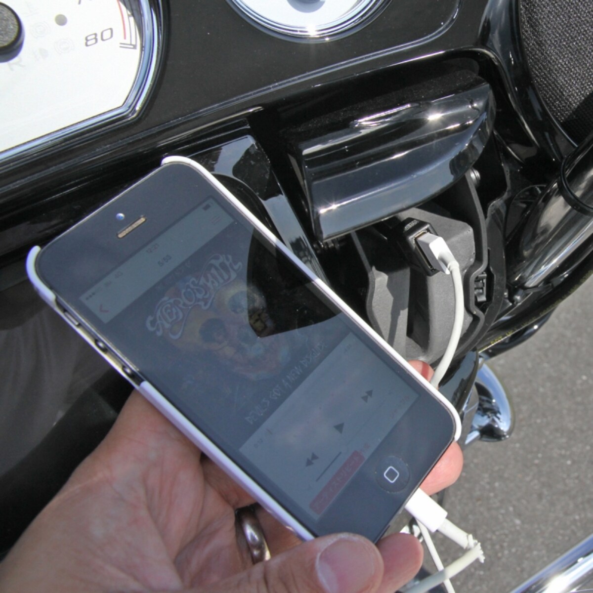 スマートフォンともリンクさせられるのです。