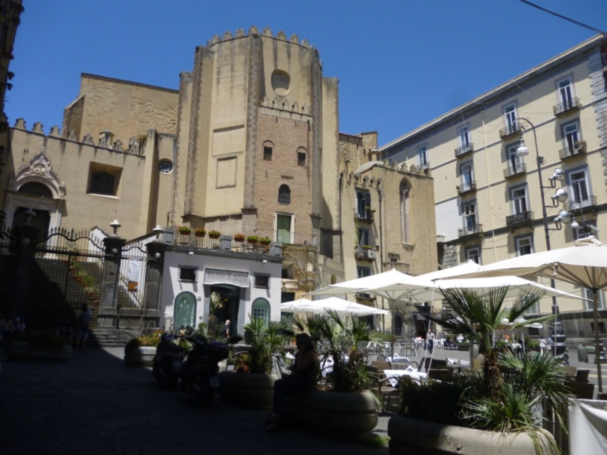 piazza san domenico maggiore