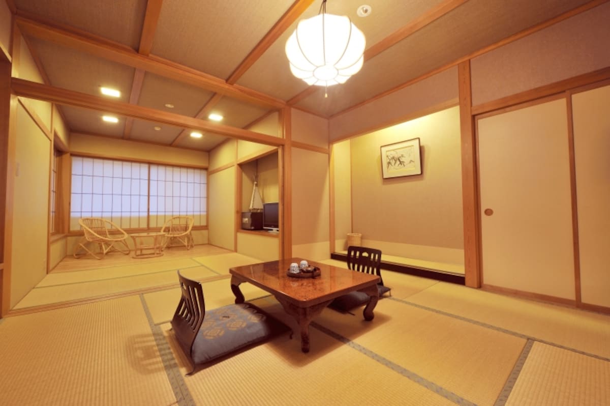 しろうま荘