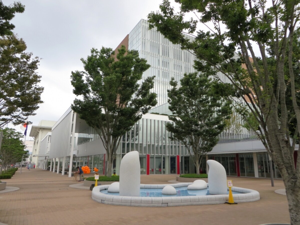 町田市役所