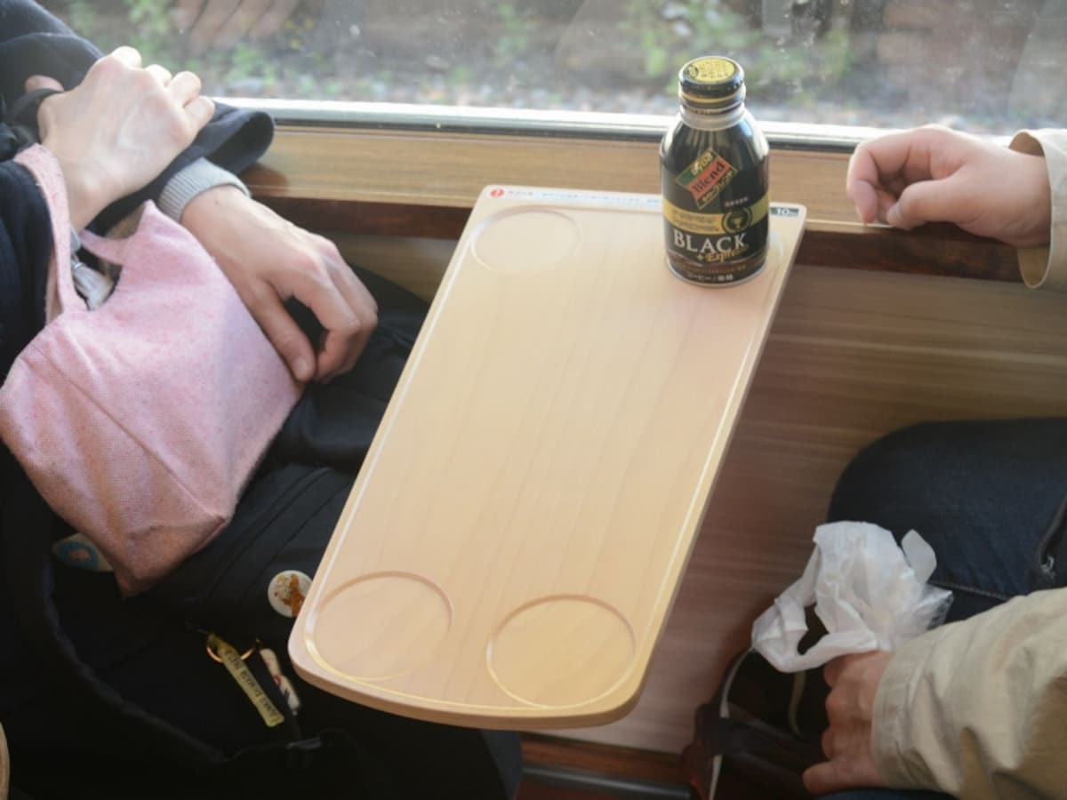 テーブル