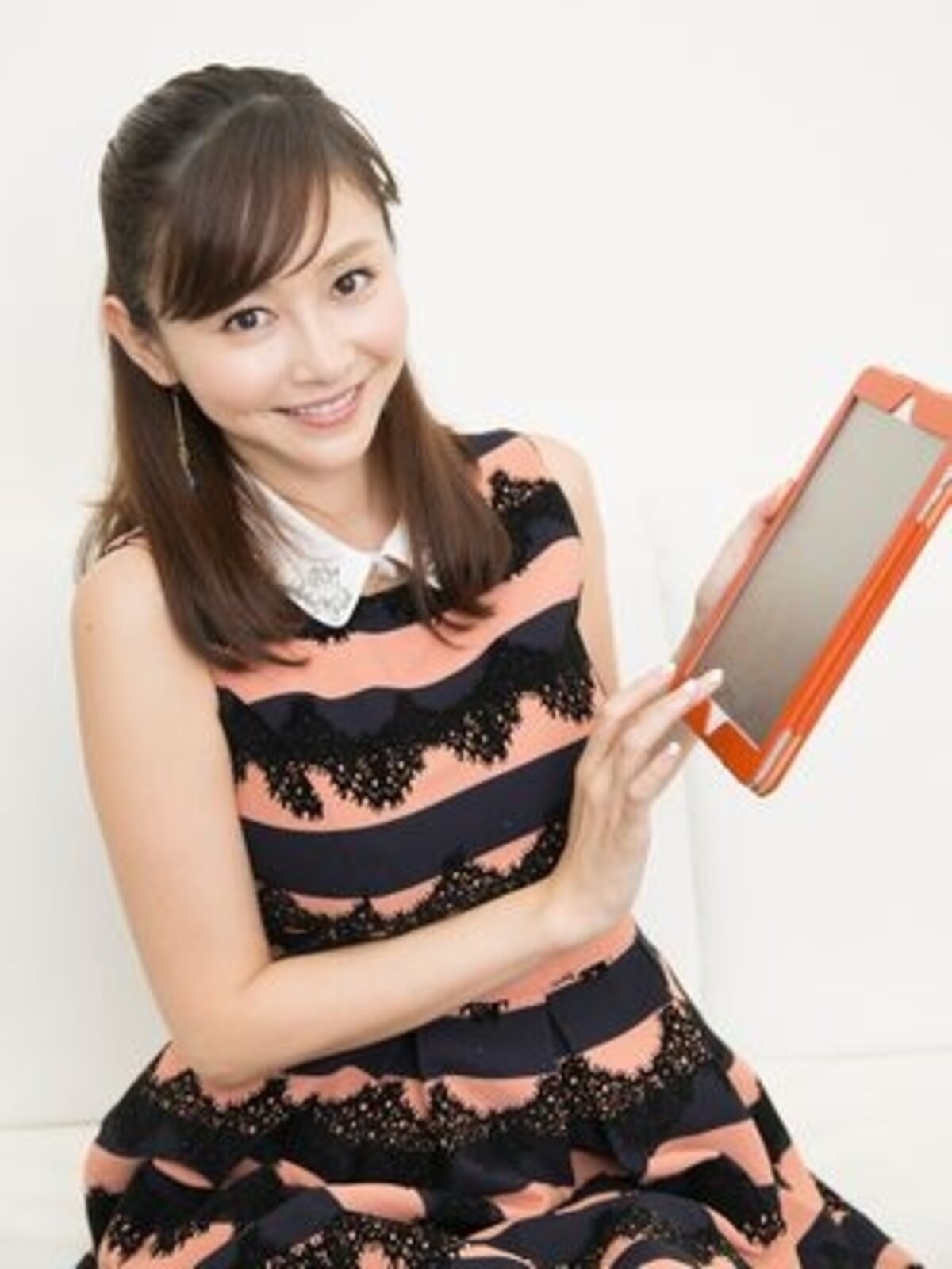 人気のグラビアアイドル杉原杏璃さん、投資のキャリアは10年以上