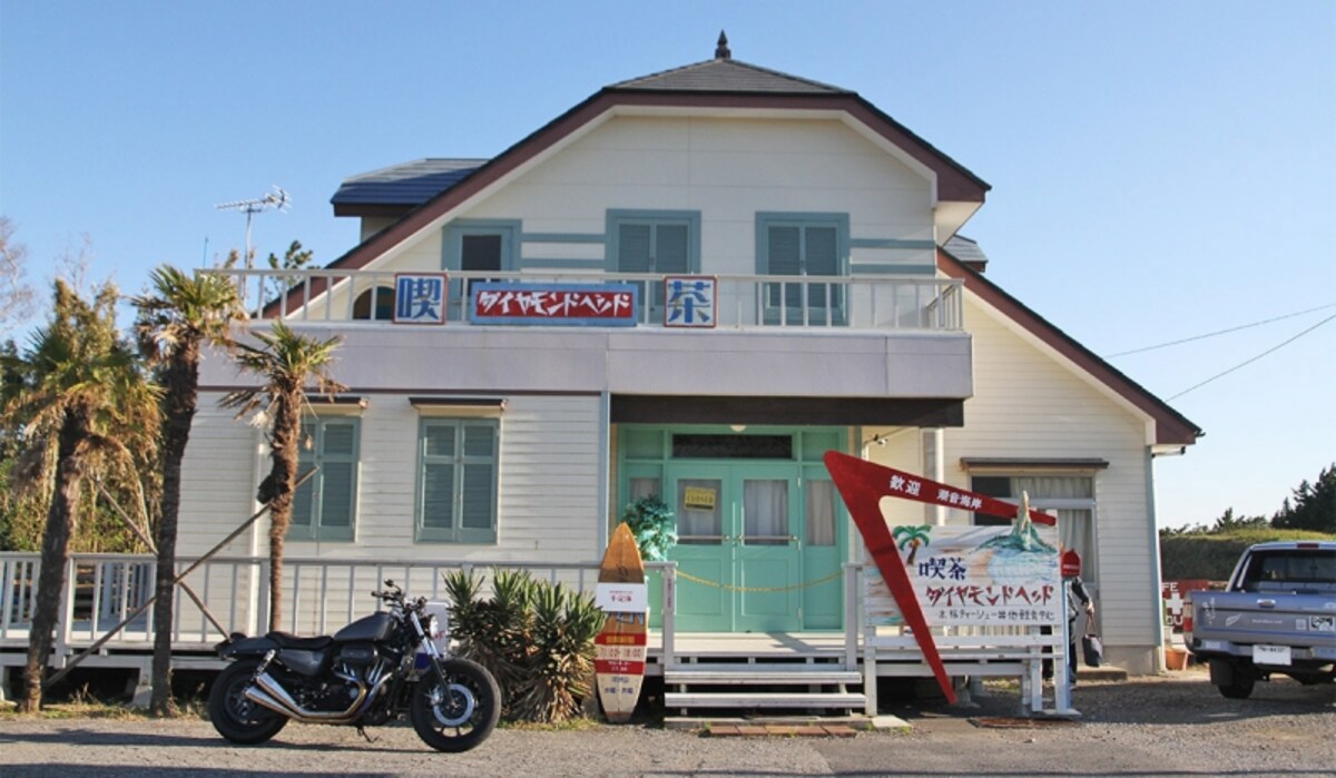 ドラマ『ビーチボーイズ』のメイン舞台でもあった民宿ダイヤモンドヘッド。今は喫茶店に。（注：現在は不定休での営業だそうです）