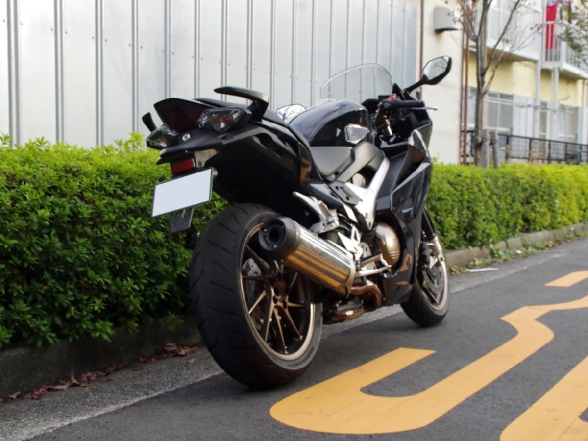 VFR800F　リアビュー