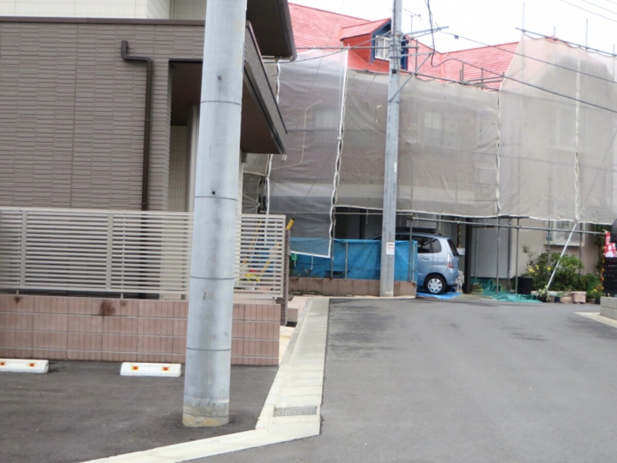 電柱の傾き