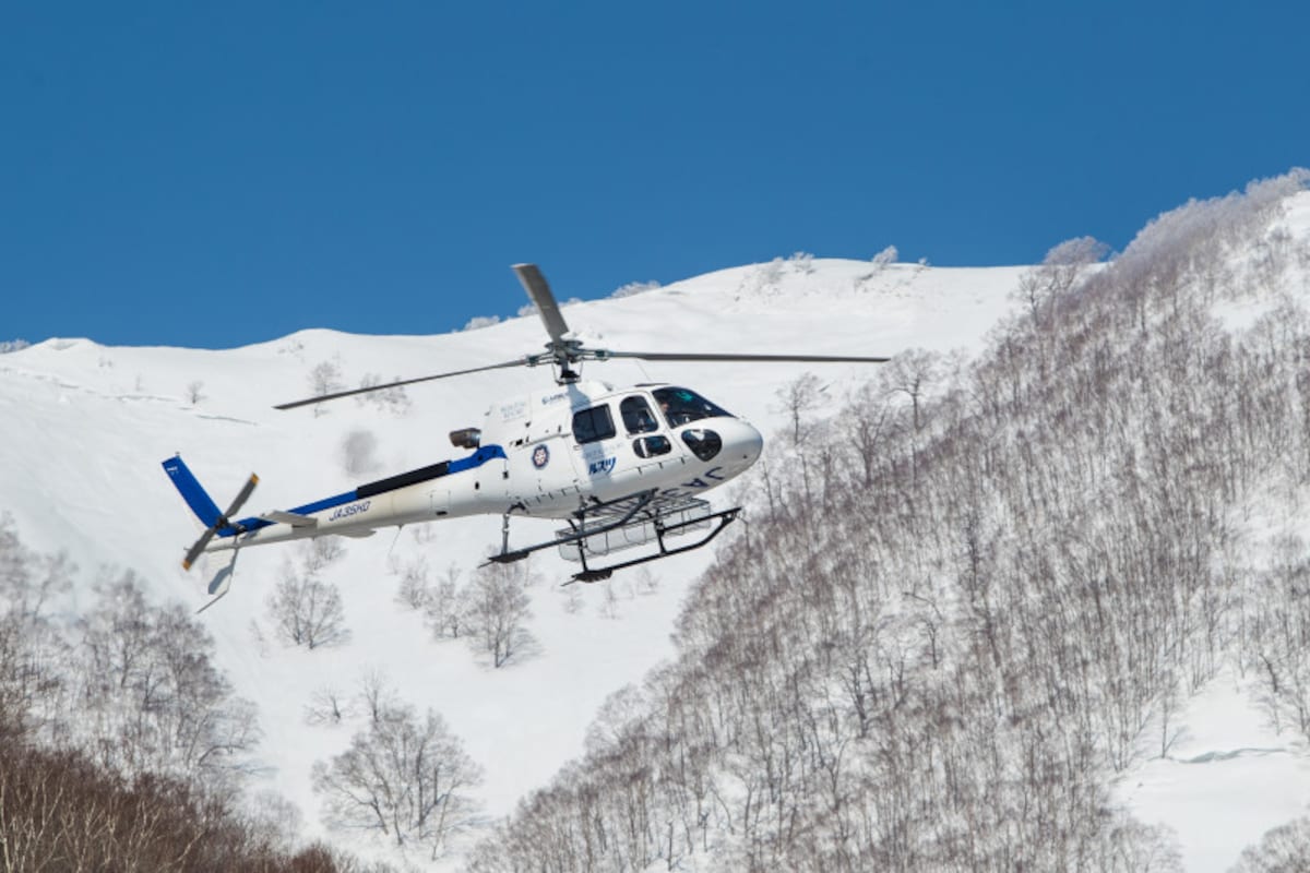 ヘリ,冬,スキー,スノボ,ウィンタースポーツ,ヘリスキー,滑走,スポーツ,雪,山,雪山,スノーボード