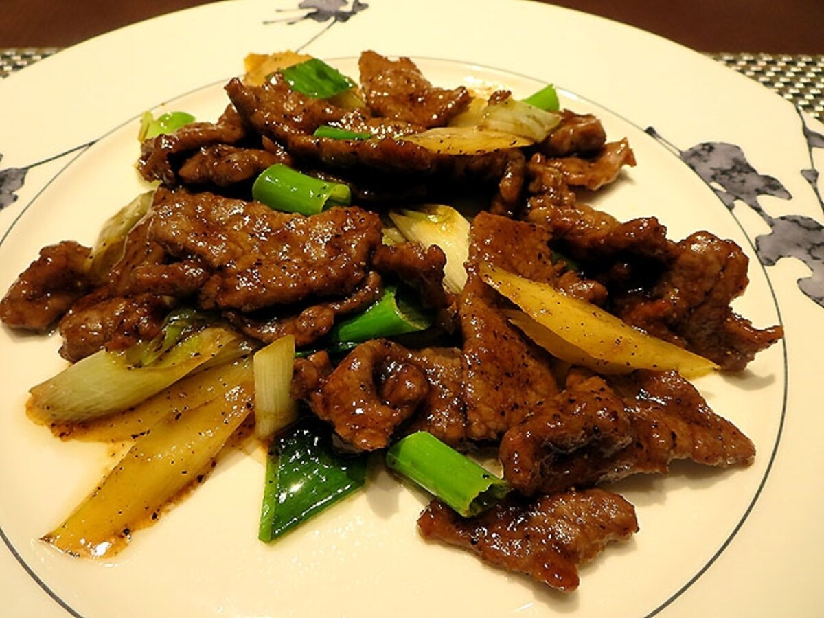 牛肉の黒胡椒炒め