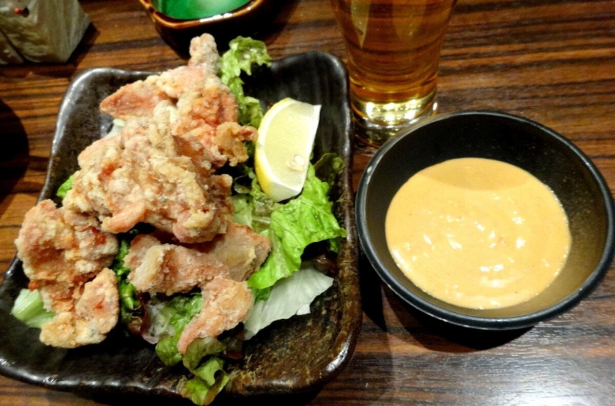 怪味ソースが添えてある