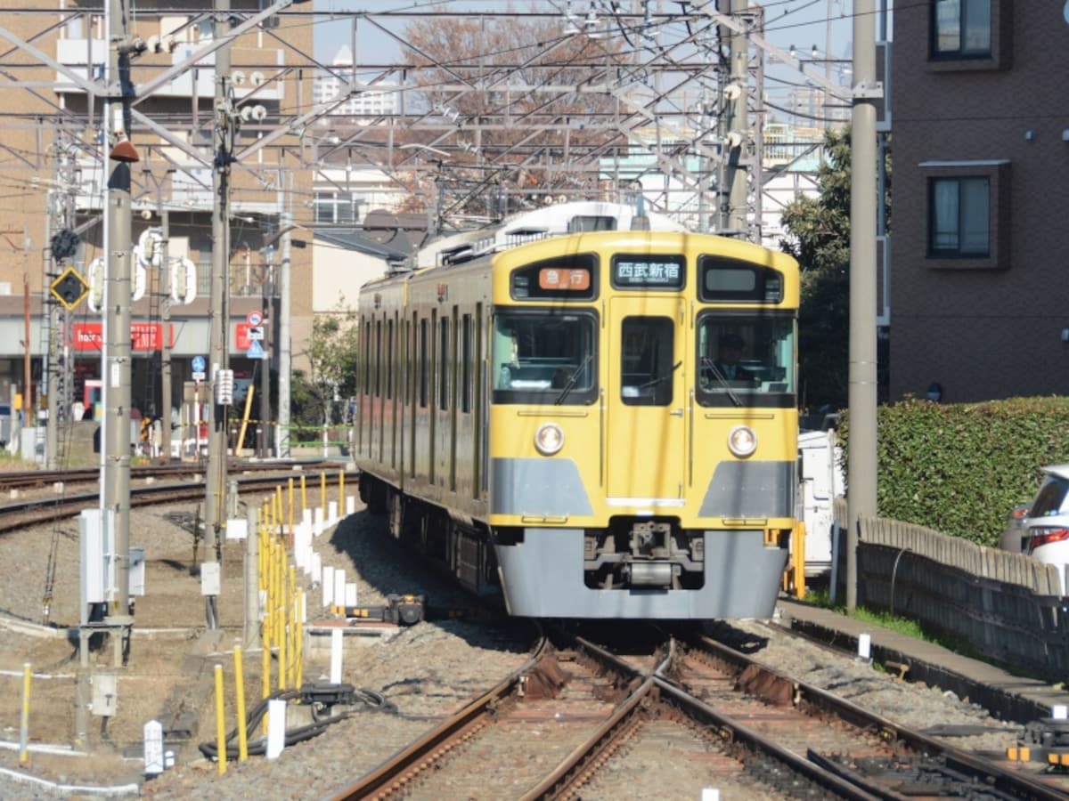 急行西武新宿行き