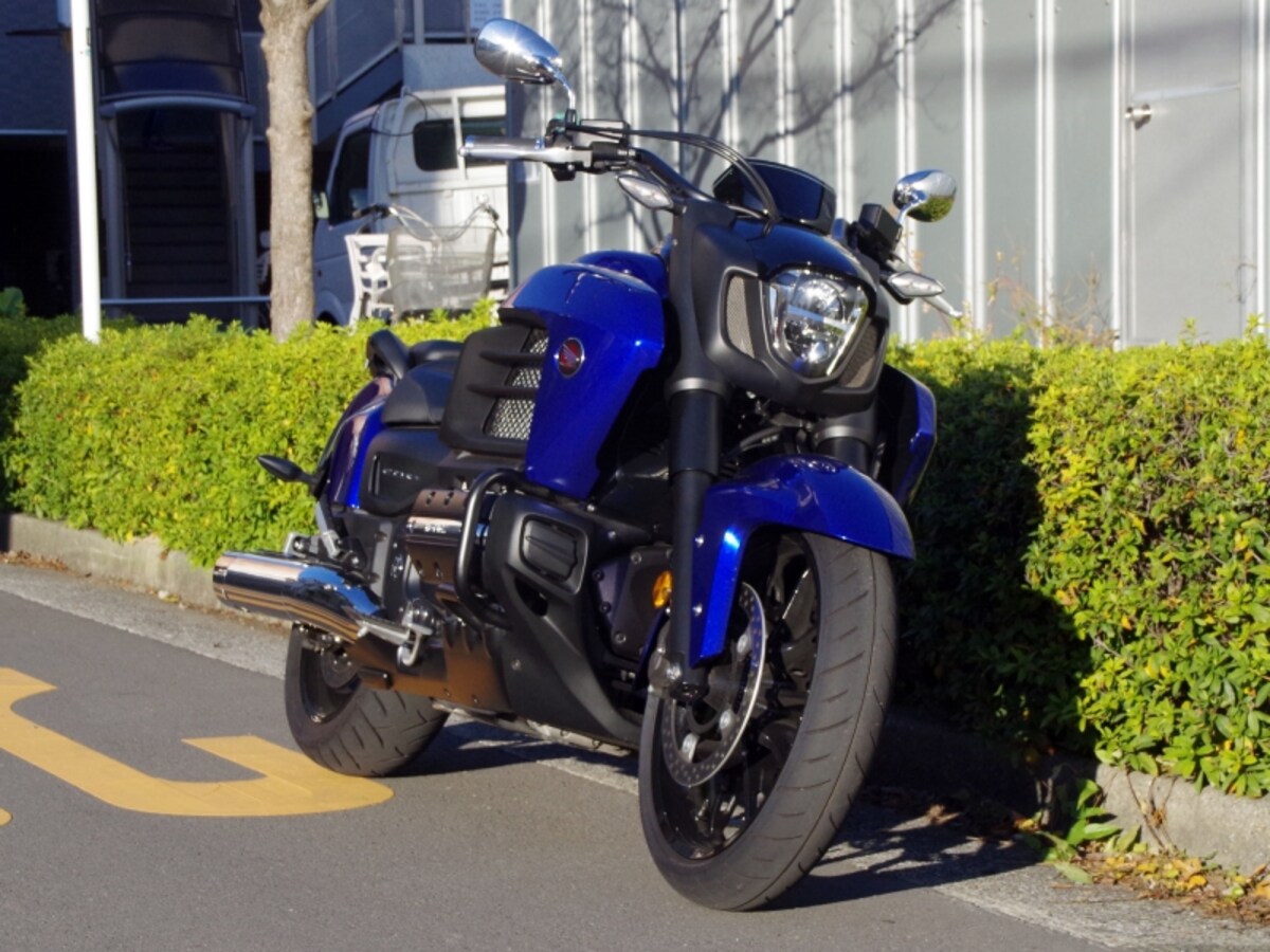 ゴールドウイングF6C フロントビュー