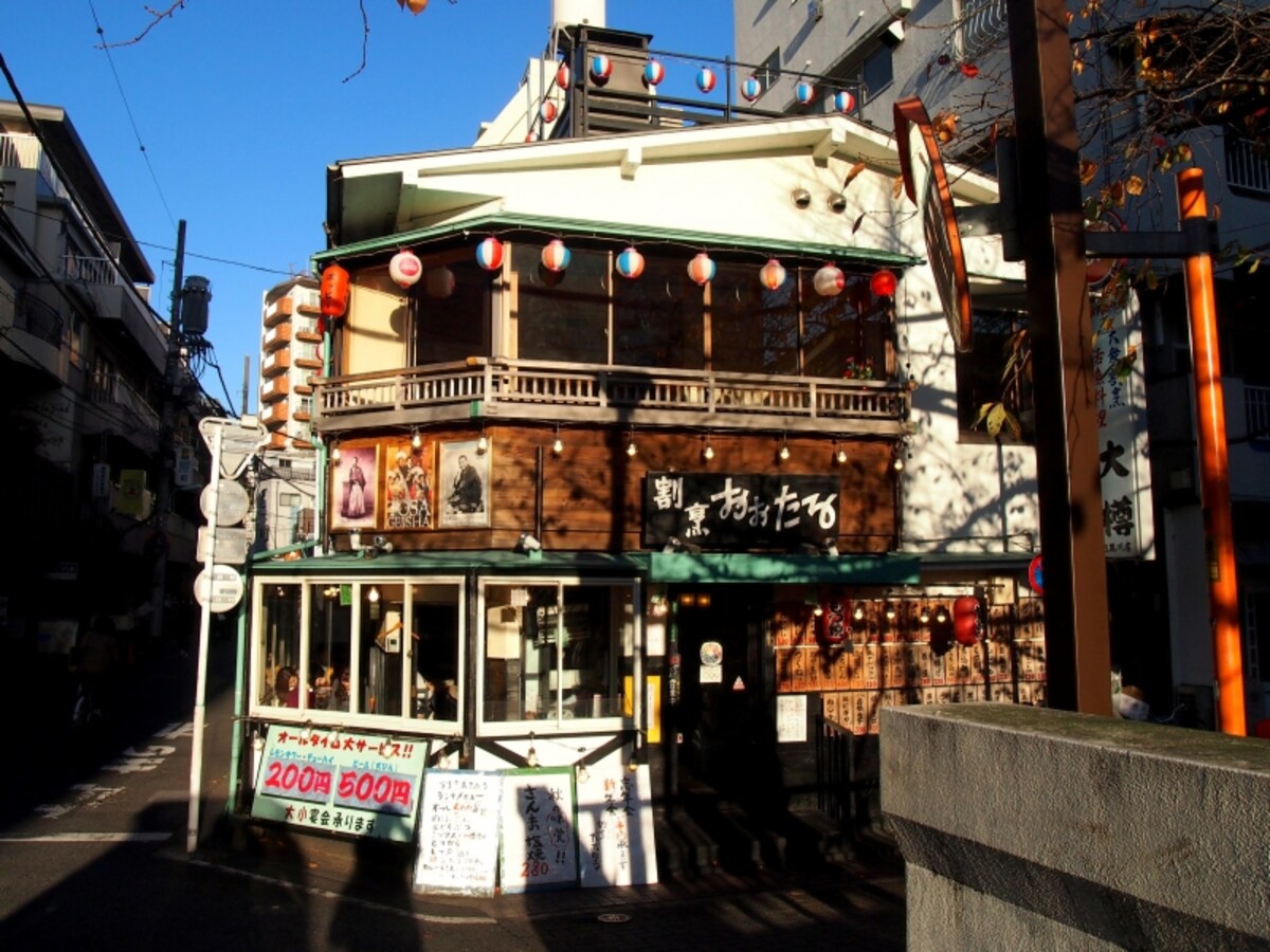 夜は居酒屋、昼はランチもやっている
