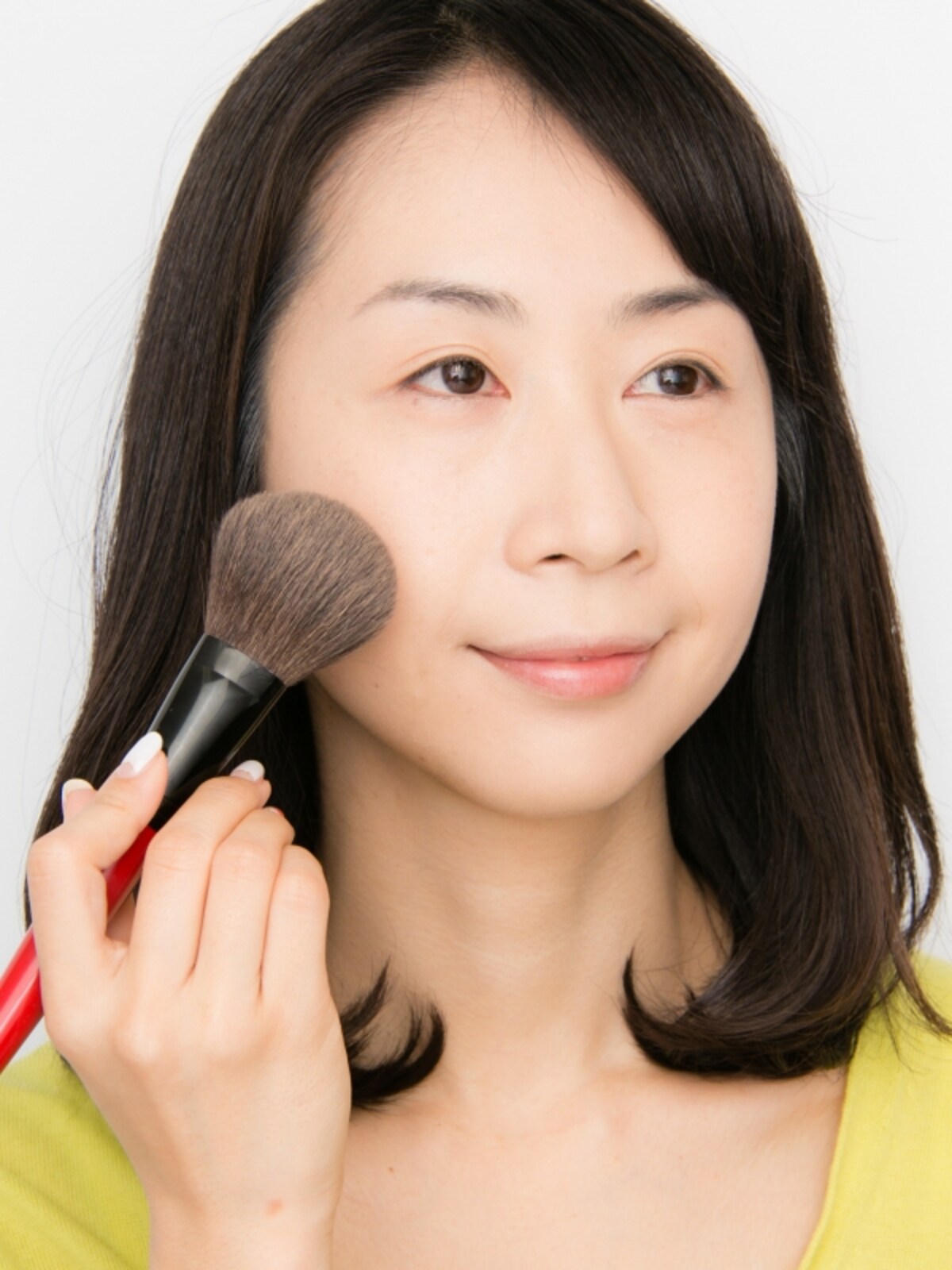 ブラシを使って透明感のある仕上がりに