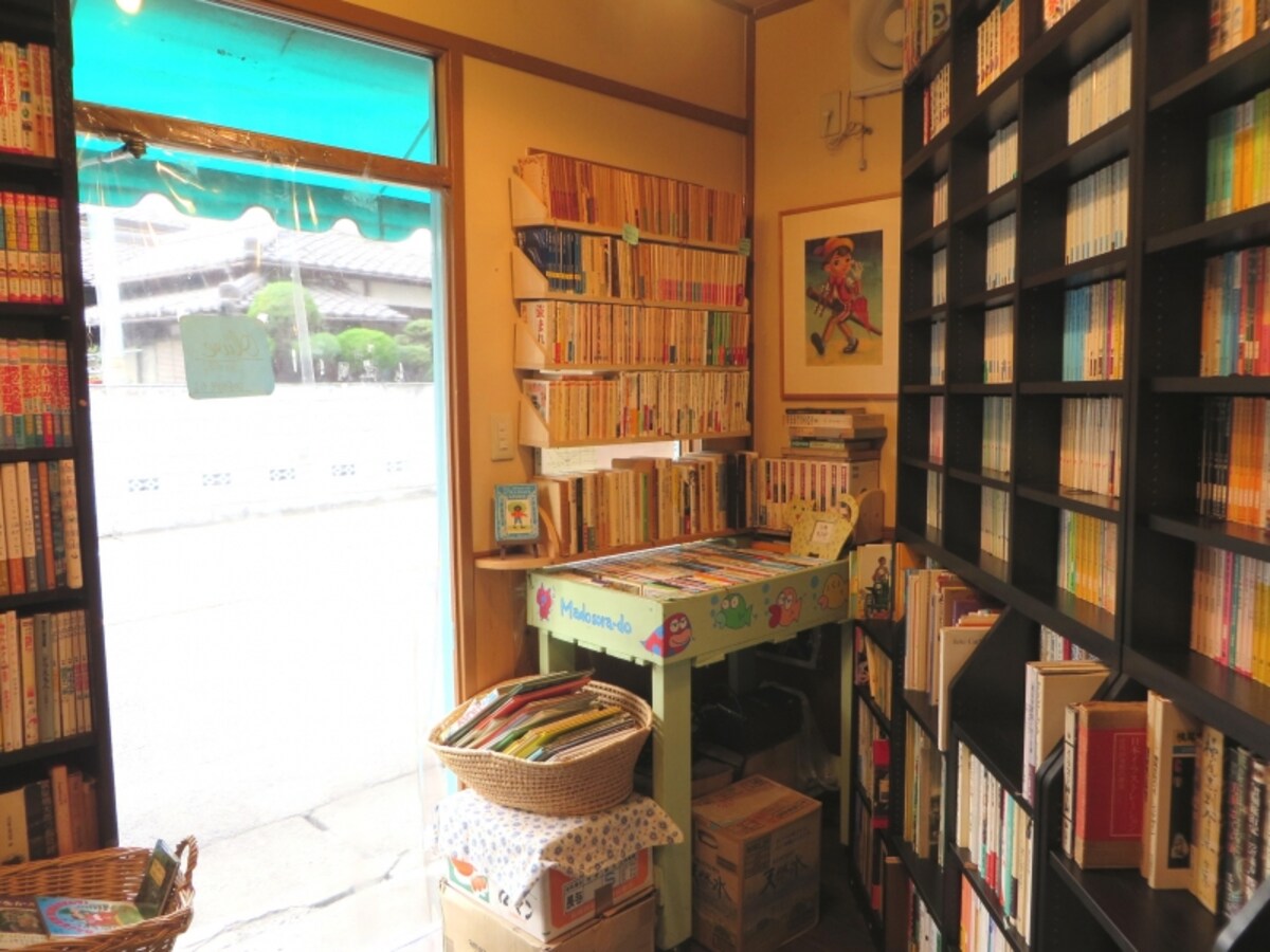 まどそら堂店内