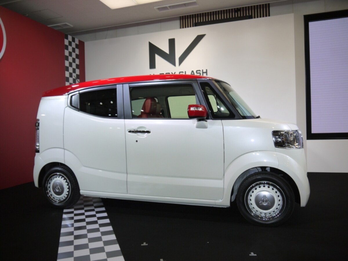 N-BOX SLASH