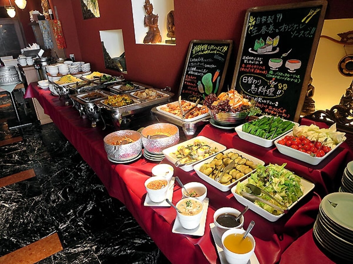エラワン 新宿東口店 ブッフェ台