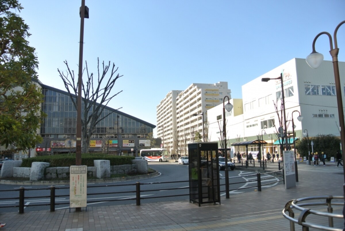 「松原団地」駅前の街区