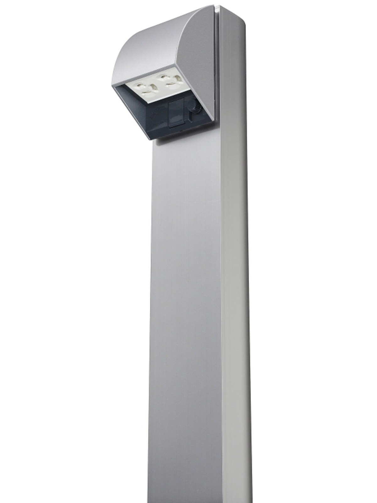 【屋外電源コンセント支柱「Dポール」】 （スマート防水コンセント取り付け状態）