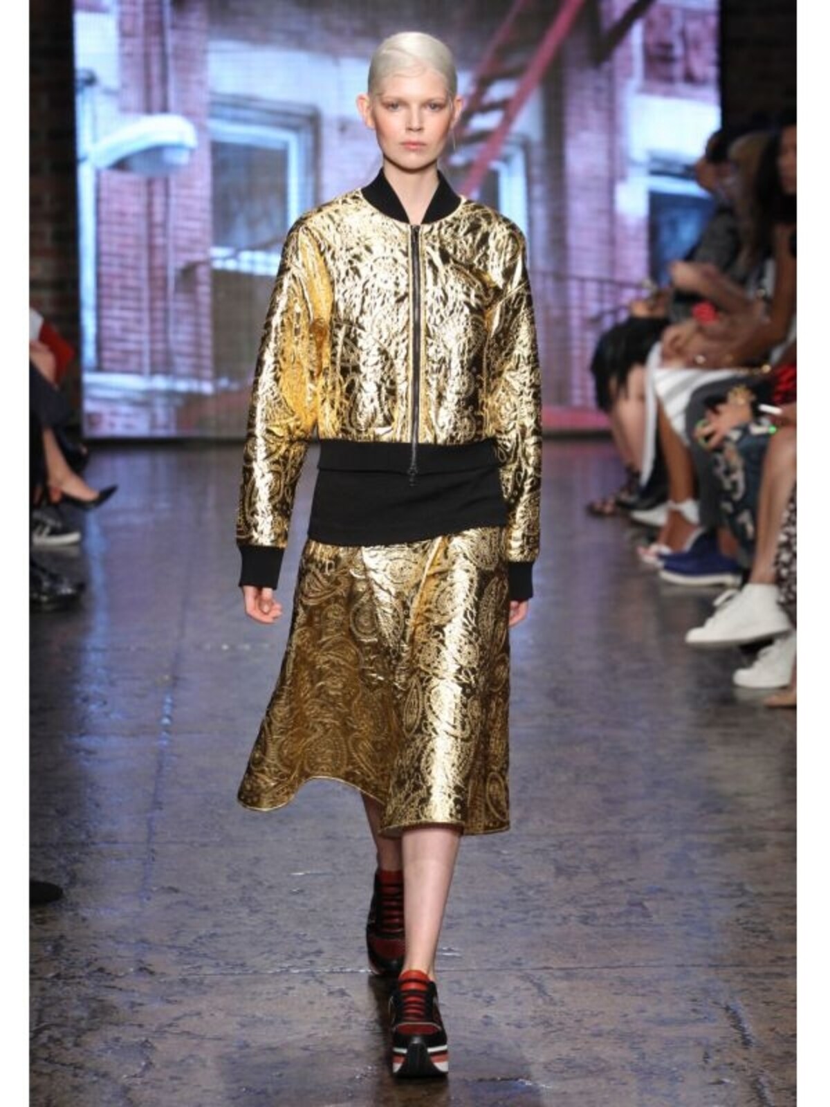 DKNY 