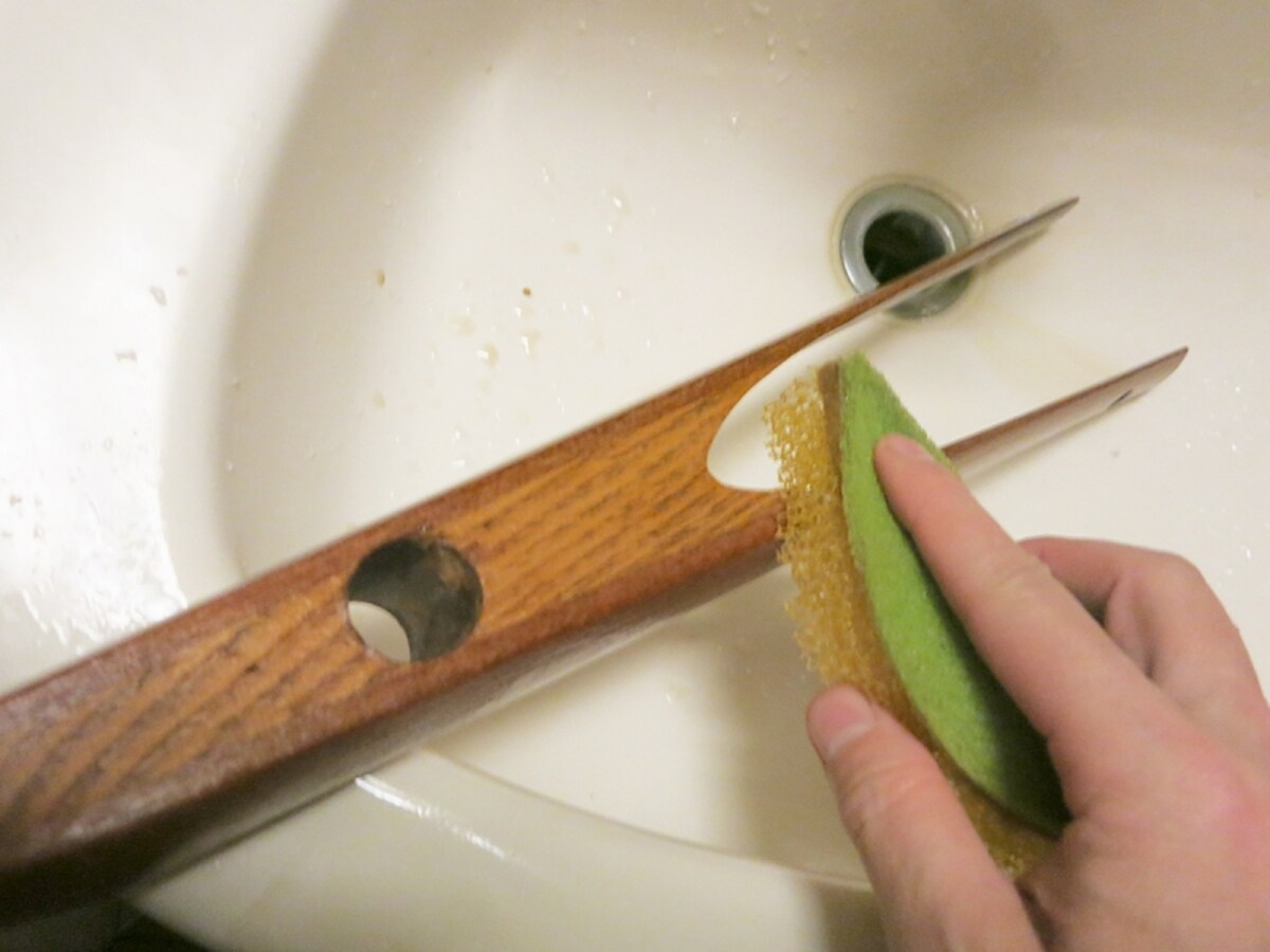 水洗いする木製の自在鉤　