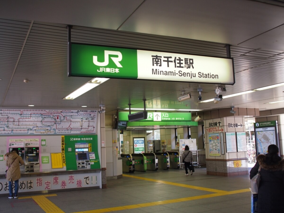 駅から北へ歩き、千住大橋で隅田川を超えていく