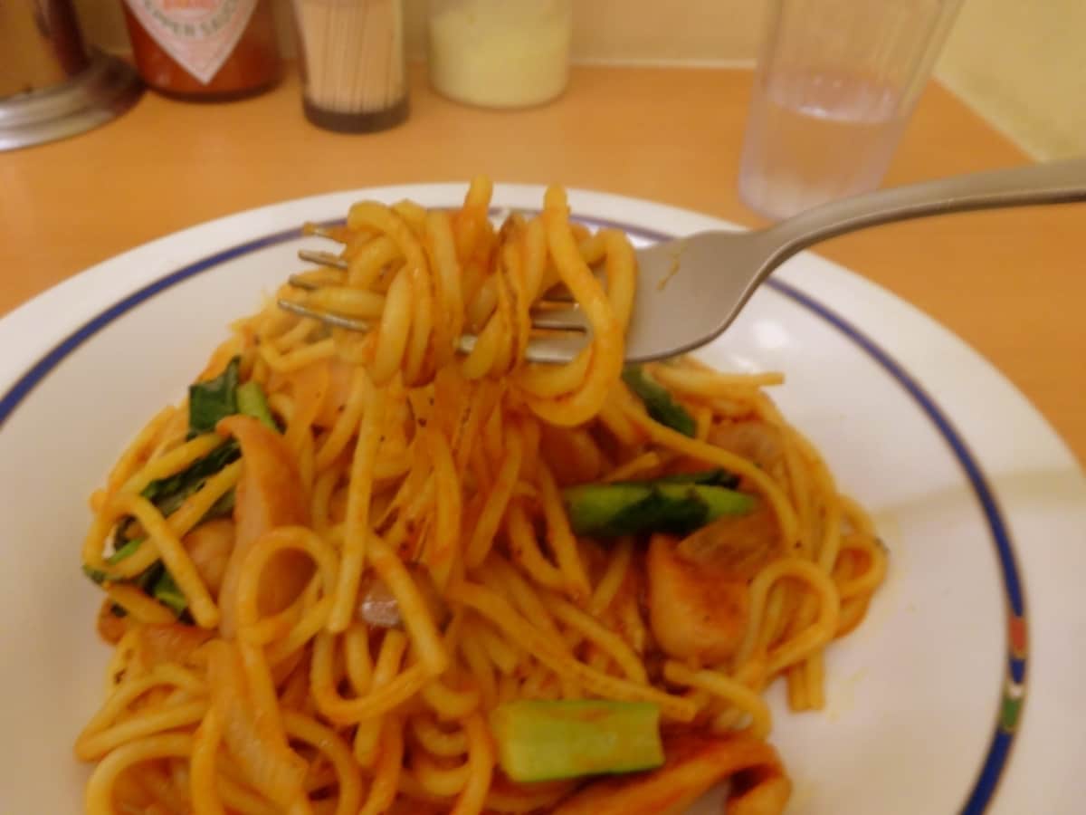 よく焼かれて香ばしい麺