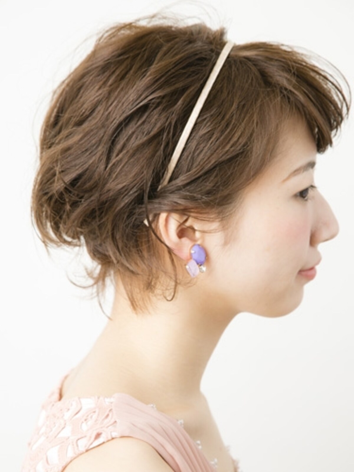 硬めのジェルワックスで動きをつけて