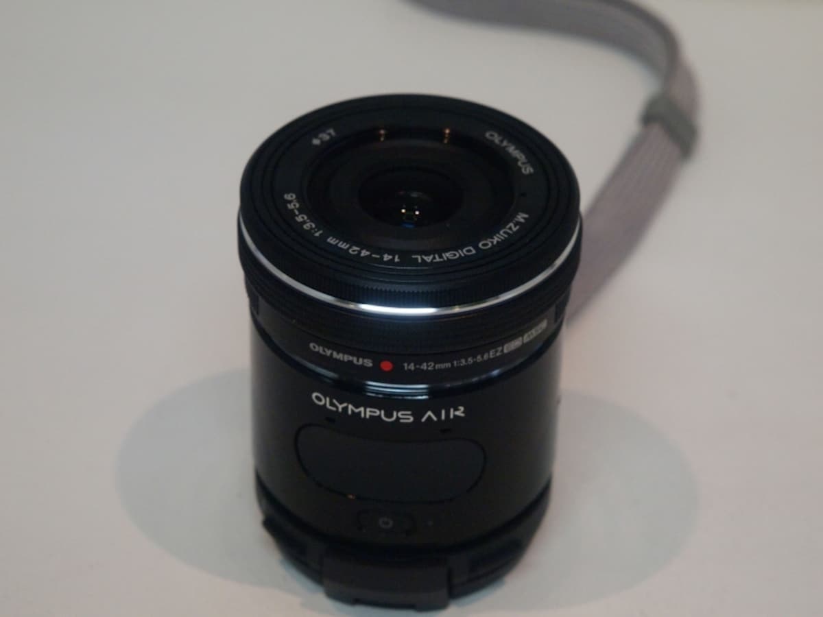 OLYMPUS M.ZUIKO 14-42mm EDをマウントした例