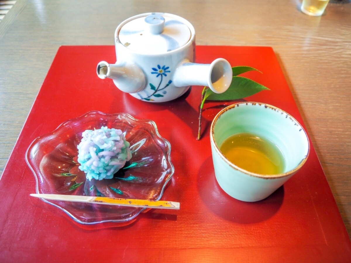 加賀棒茶と上生菓子セット＠茶房一笑
