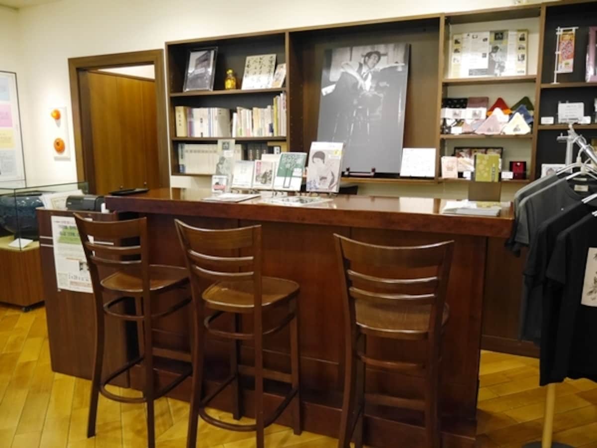 バー・ルパンのものを模したカウンター
