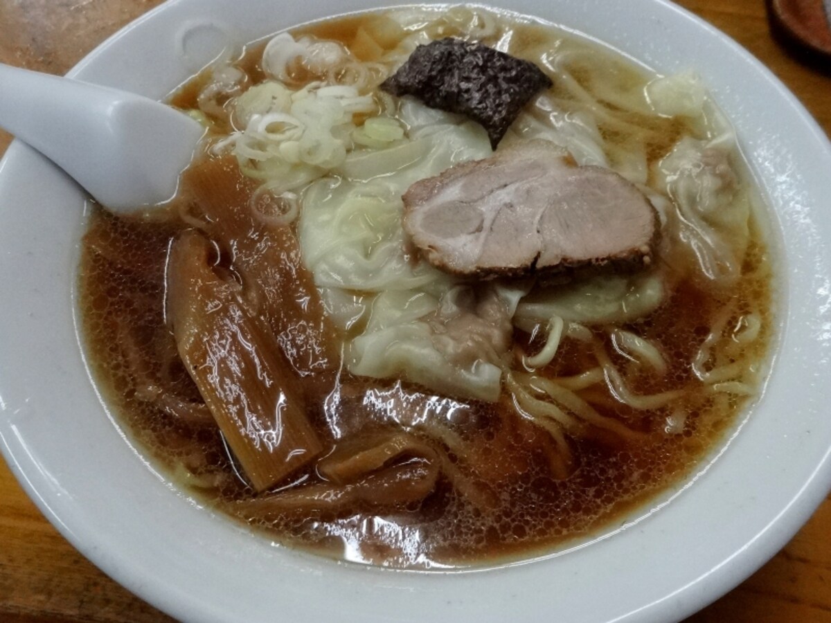 昔ながらのワンタンメン